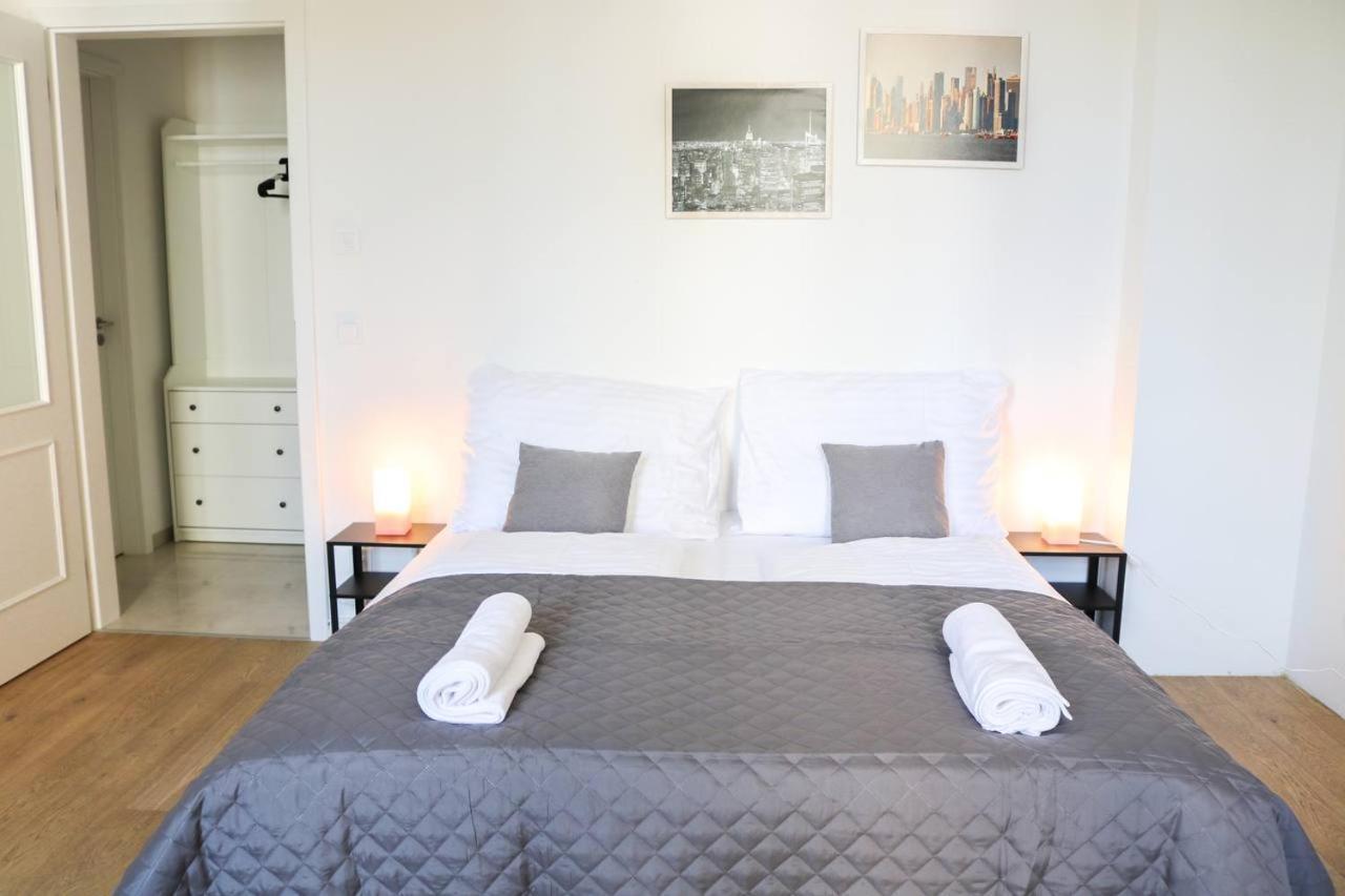 Rose Suites And Rooms Prague Ngoại thất bức ảnh