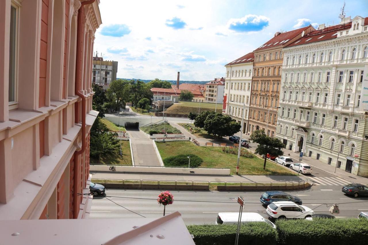 Rose Suites And Rooms Prague Ngoại thất bức ảnh
